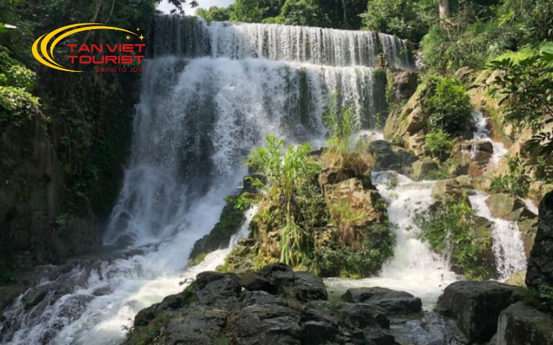 tour-khoang-xanh-suoi-tien (3)
