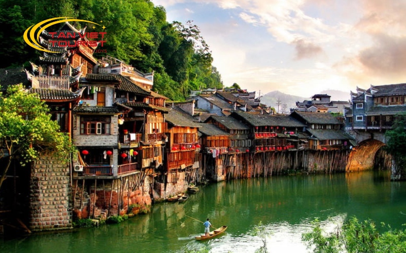 Tour Trung Quốc Nam Ninh - Thái Bình Cổ Trấn - Thanh Tú Sơn (2)