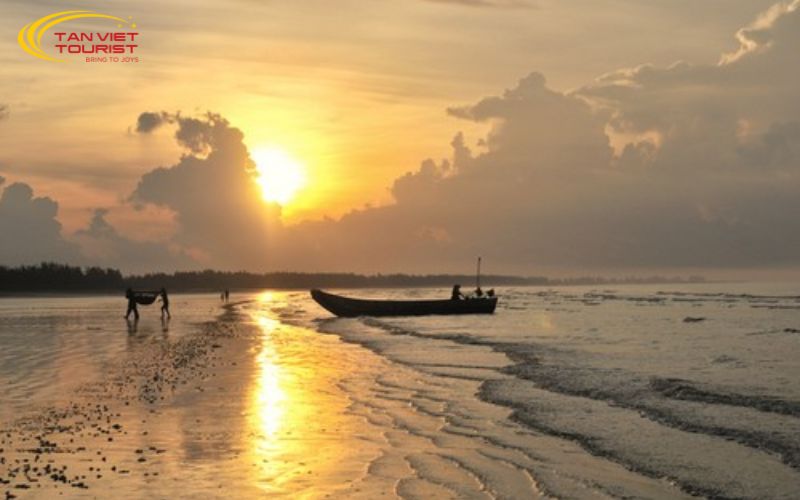 mong-cai-bien-tra-co-mui-sa-vi Móng Cái– Biển Trà Cổ - Mũi Sa Vĩ